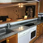 Apartamento Con Amplia Terraza Cerca Del Hospital Clinico